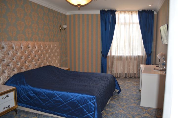 Room 8 of 75