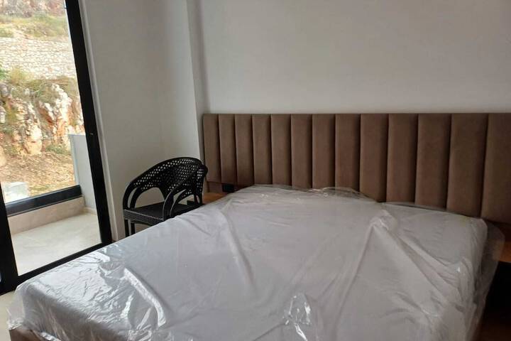 Room 3 of 69