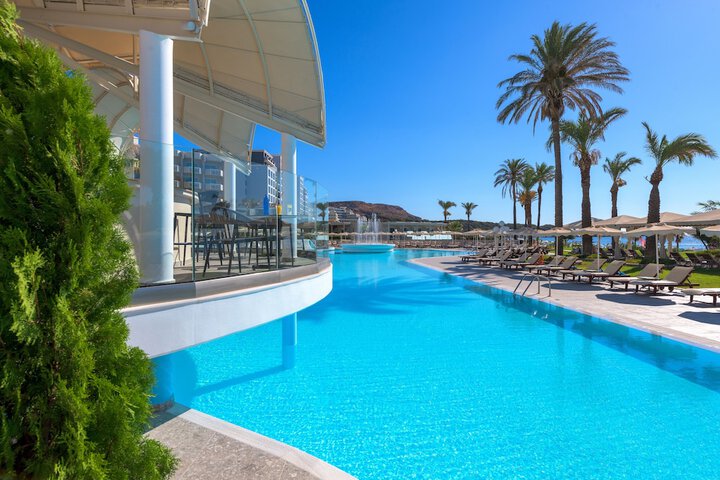 Pool 53 of 111