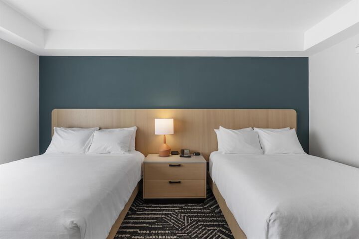 Room 46 of 103