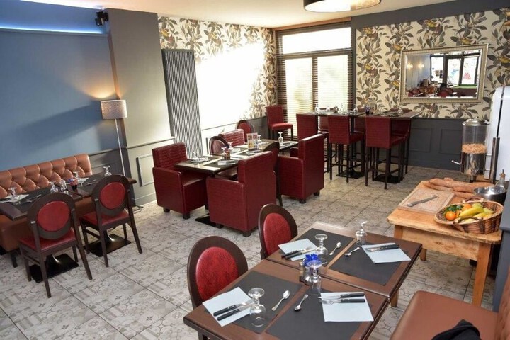 Dining 48 of 62