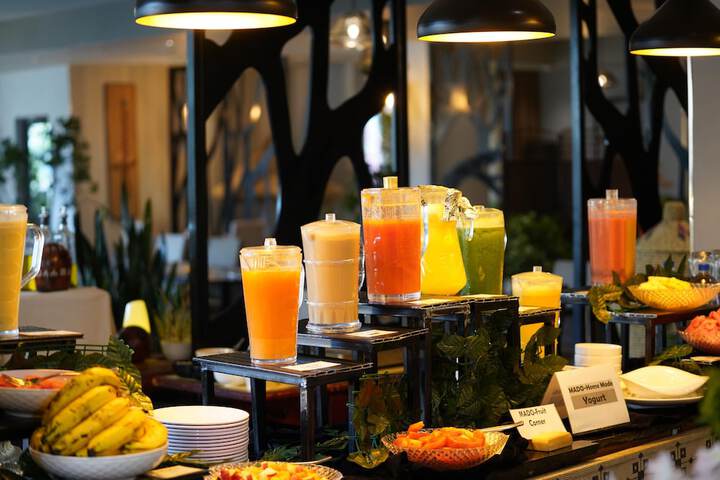 Breakfast/Coffee Service 110 of 163