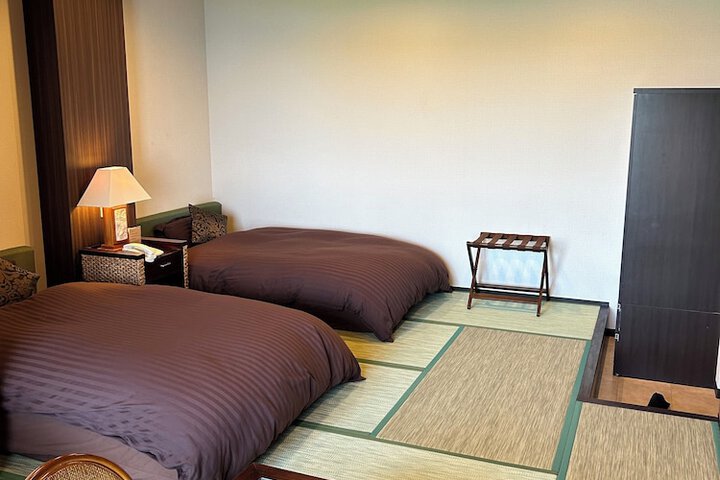 Room 17 of 40