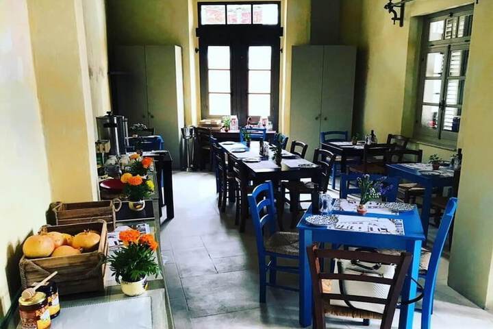Dining 99 of 128