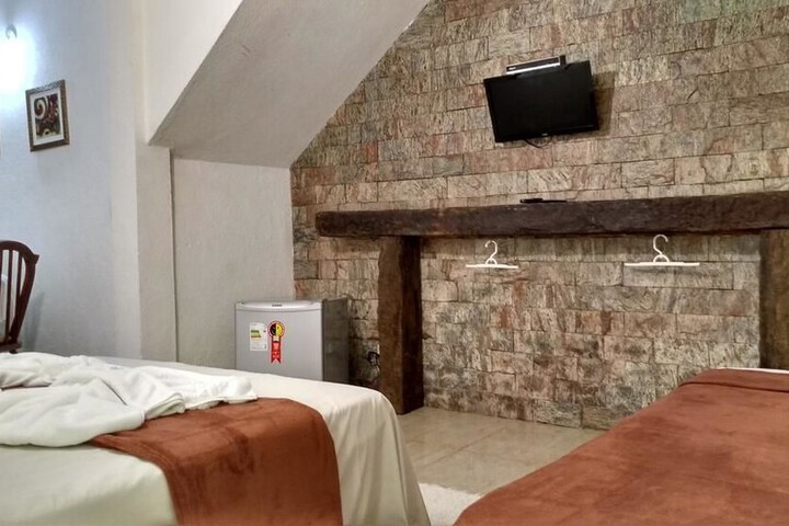 Room 2 of 31