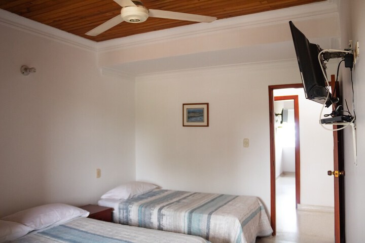 Room 13 of 20