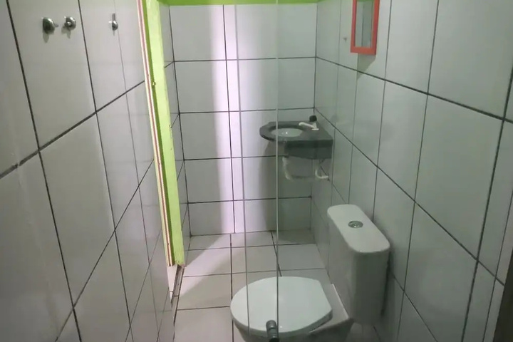 Room 9 of 17