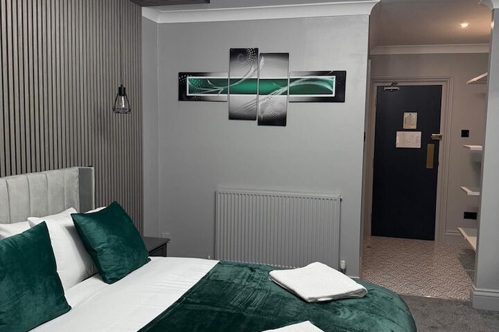 Room 3 of 5