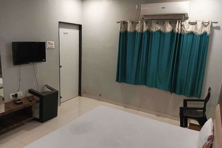 Room 5 of 29