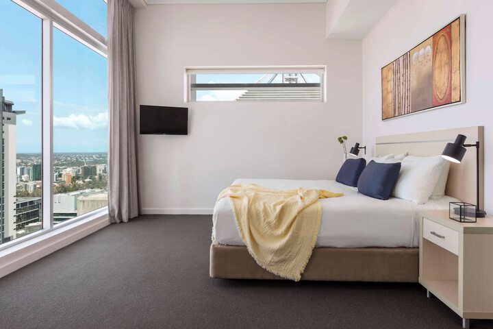 Room 32 of 80
