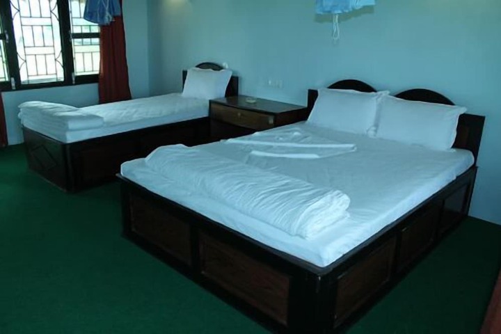 Room 12 of 77