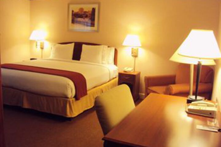 Room 4 of 17