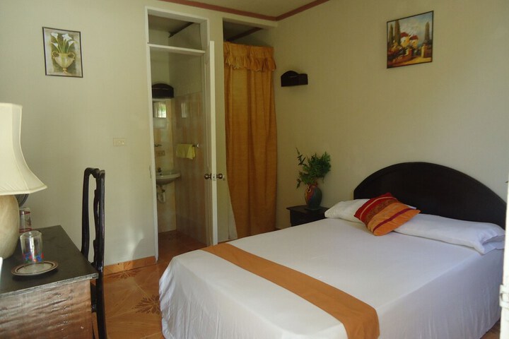 Room 12 of 40