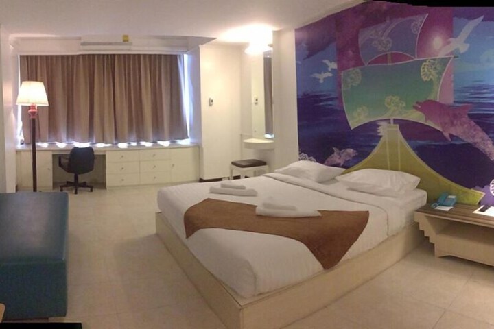 Room 60 of 147
