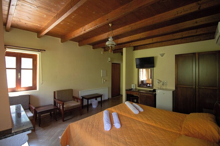 Room 28 of 206
