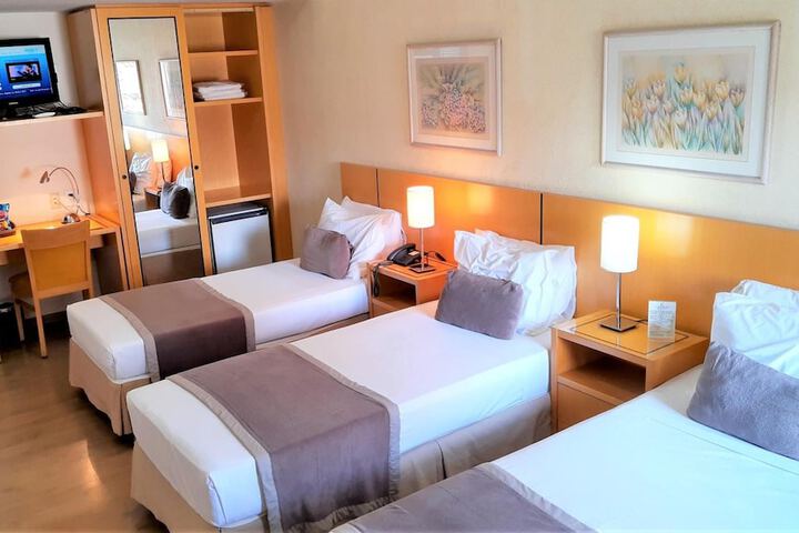 Room 10 of 38