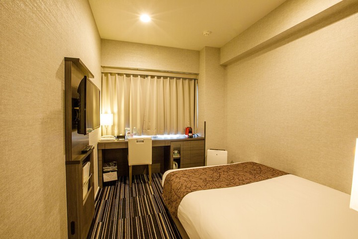 Room 10 of 25