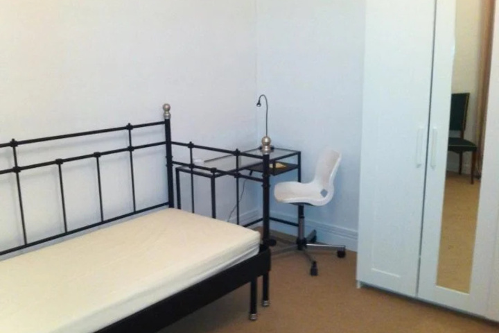 Room 7 of 24