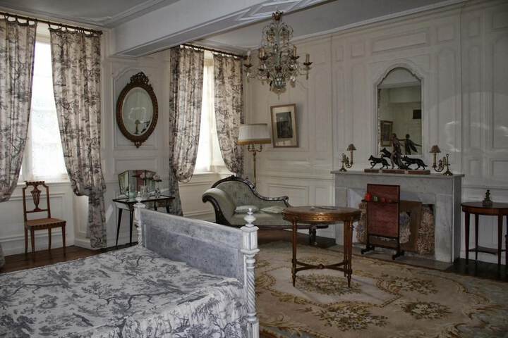 Room 14 of 27