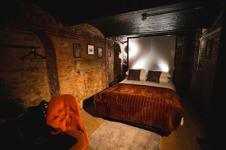 Room 26 of 84