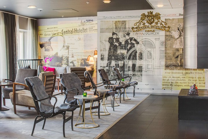 Hotel Lobby