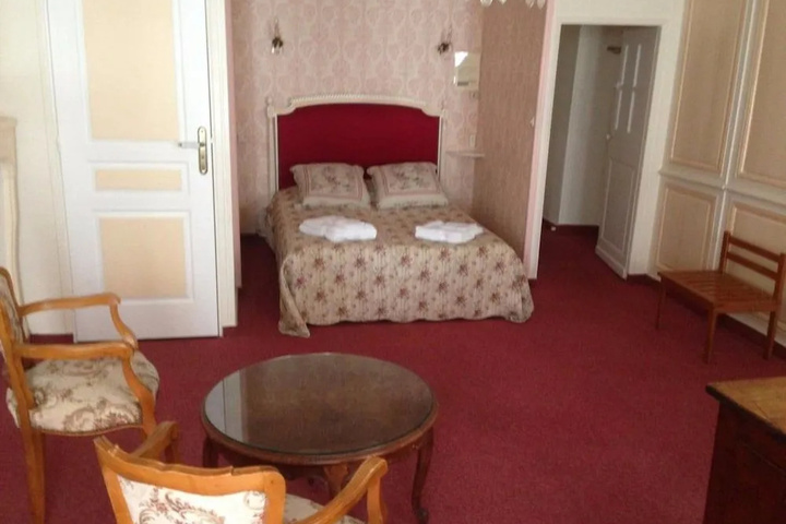 Room 2 of 15