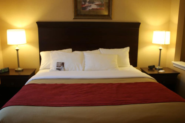 2 Queen Beds (7 of 14)