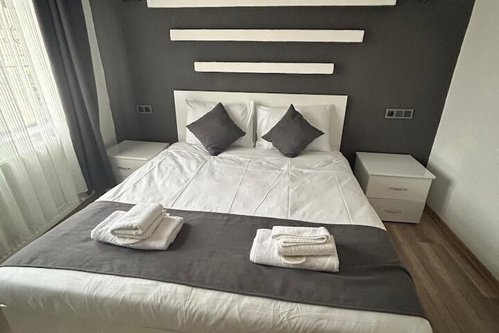 Room 8 of 36
