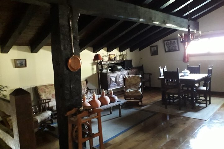 Room 10 of 12