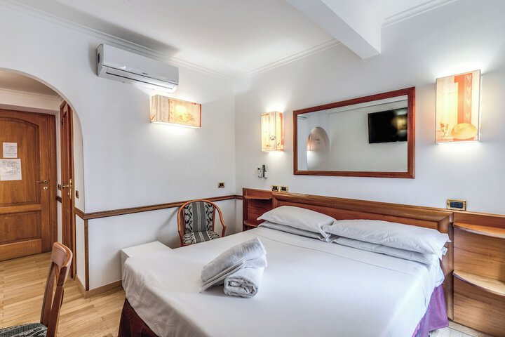 Room 37 of 121