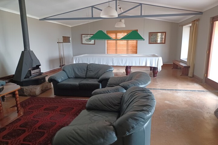 Lounge 85 of 96