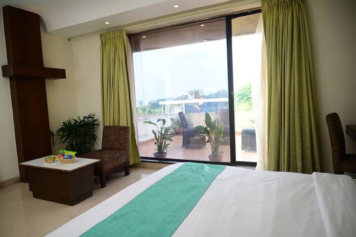 Room 5 of 25