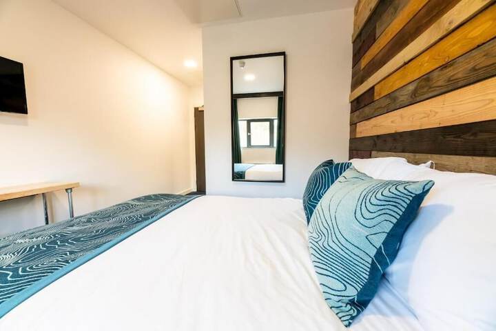 Room 10 of 50