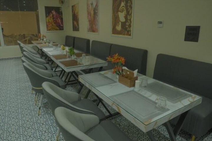 Dining 45 of 61