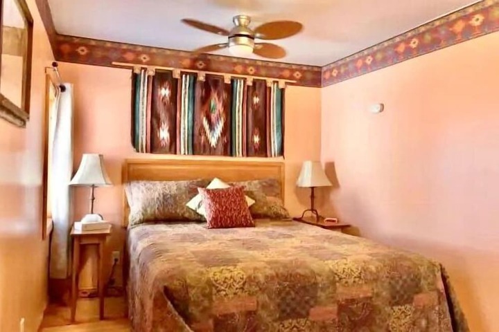 1 Queen Bed (39 of 43)
