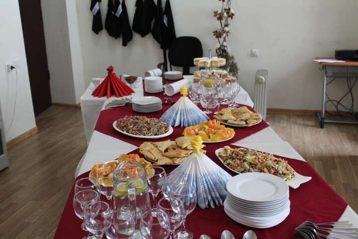Dining 41 of 54