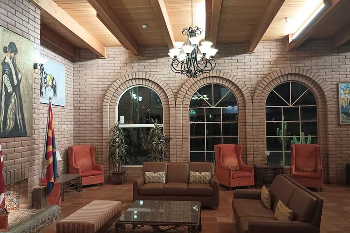 Entrance & Lobby