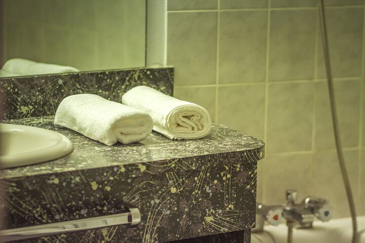 Room 11 of 17
