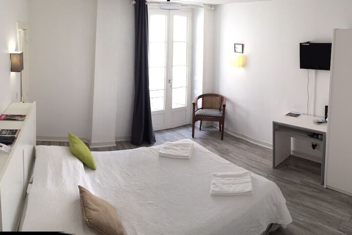Room 6 of 40
