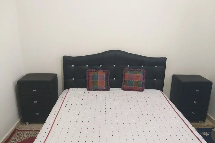 Room 2 of 10