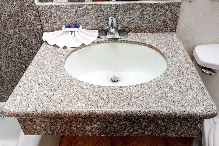 Bathroom sink
