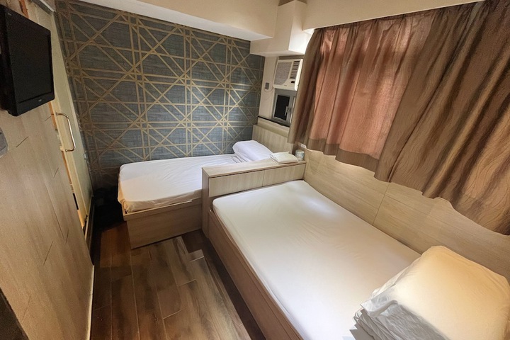 Room 36 of 50