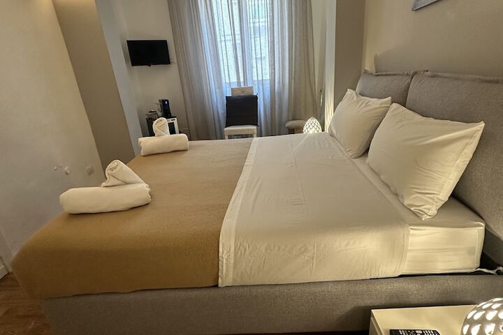 Room 8 of 37