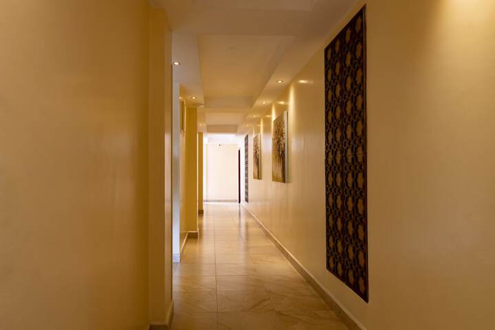 Ballroom/Hall 21 of 27