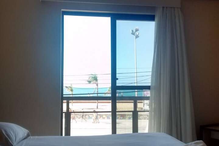 Room 6 of 25