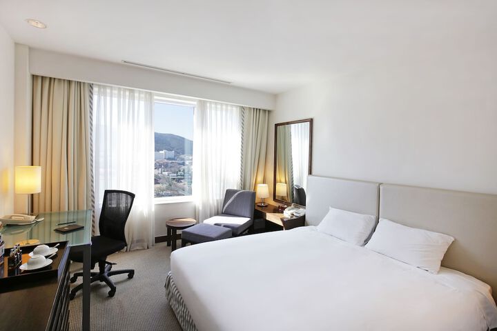 Room 5 of 39