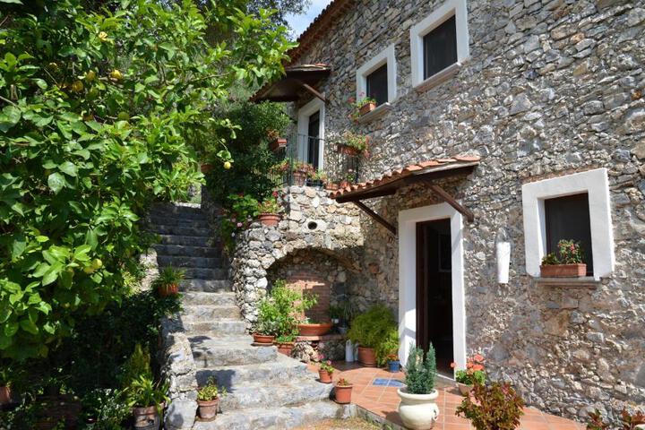 Agrestis Domus