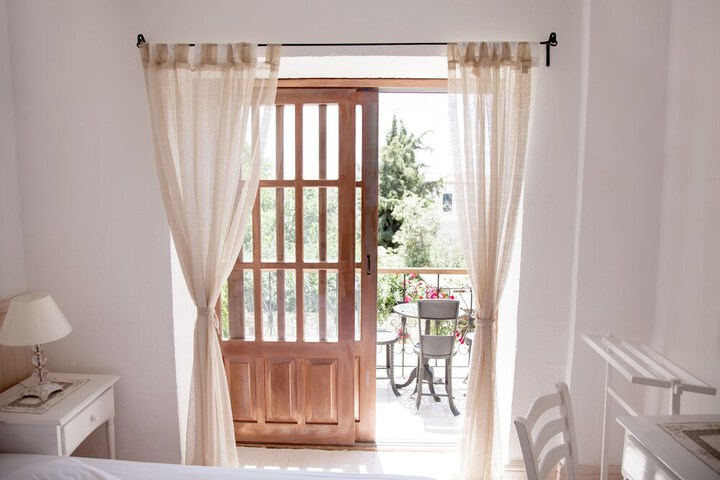 Room 27 of 46