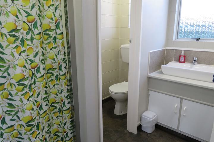 Room 4 of 75