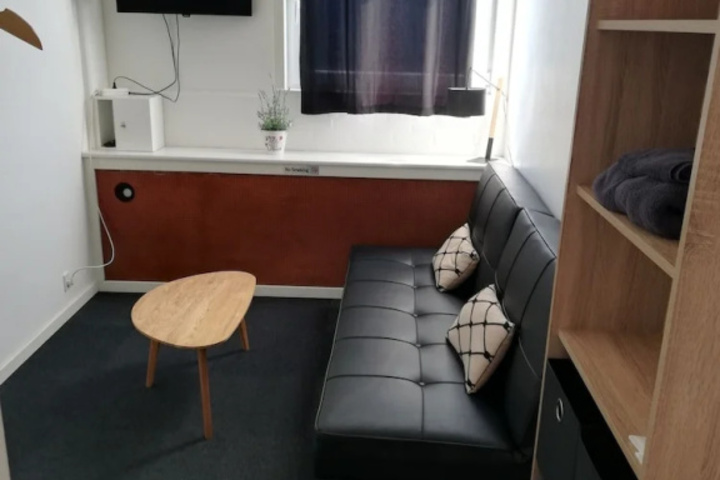 Room 6 of 19